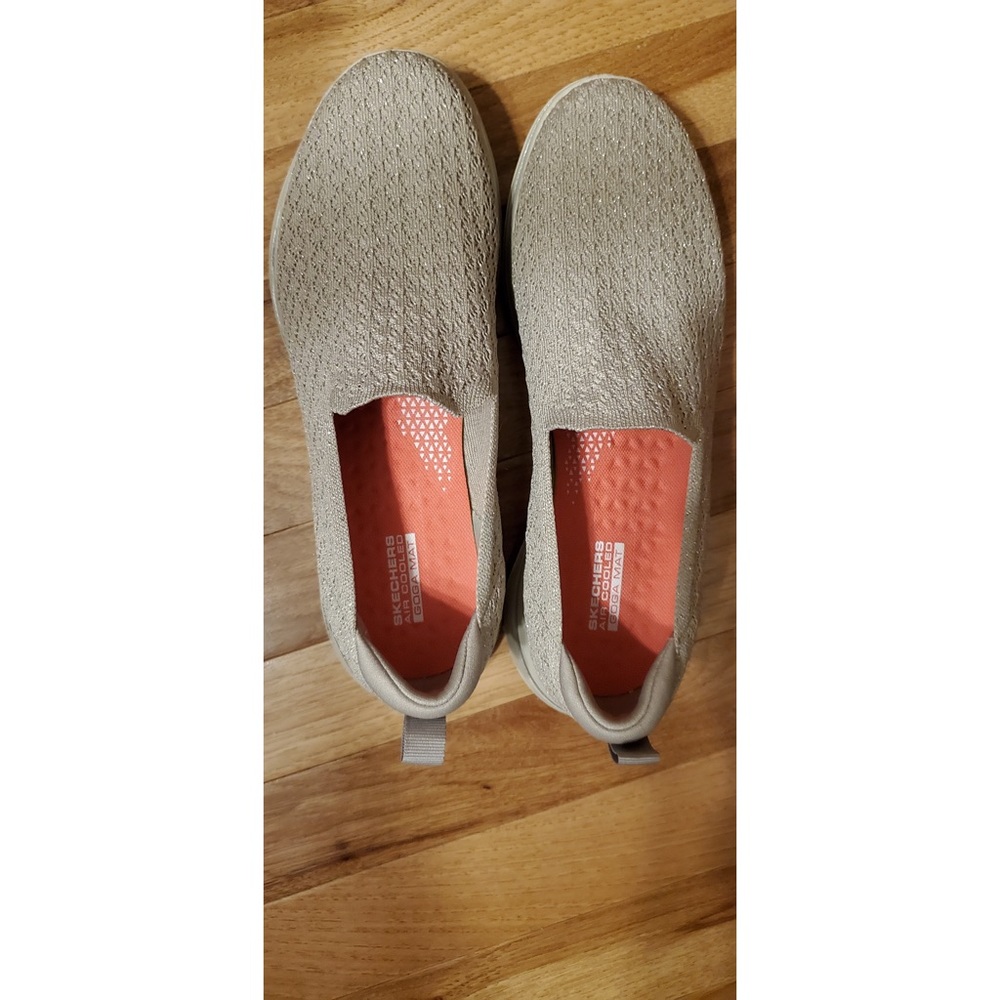 Skechers air cooled gogo mat shoes